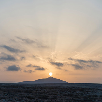 Sonnenaufgang über dem Montaña de la Oliva